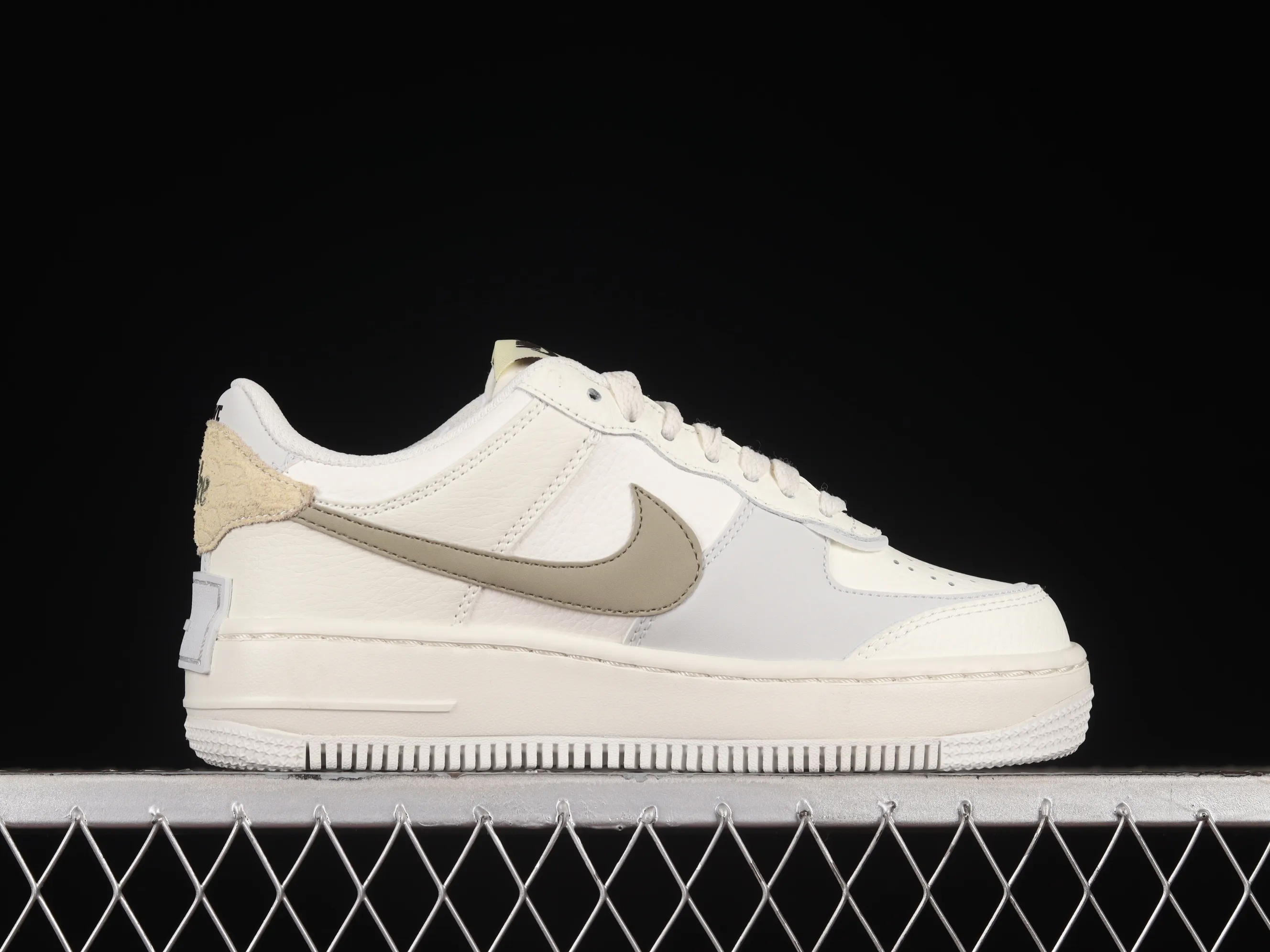 All Categories Nk Air Force 1 Air Force Series Nk Air Force 1 Shadow Air Force Lightweight Increase Nk Air Force 1 Shadow Air Force One Lightweight Increase Low-top Versatile Sneakers FD0804-100